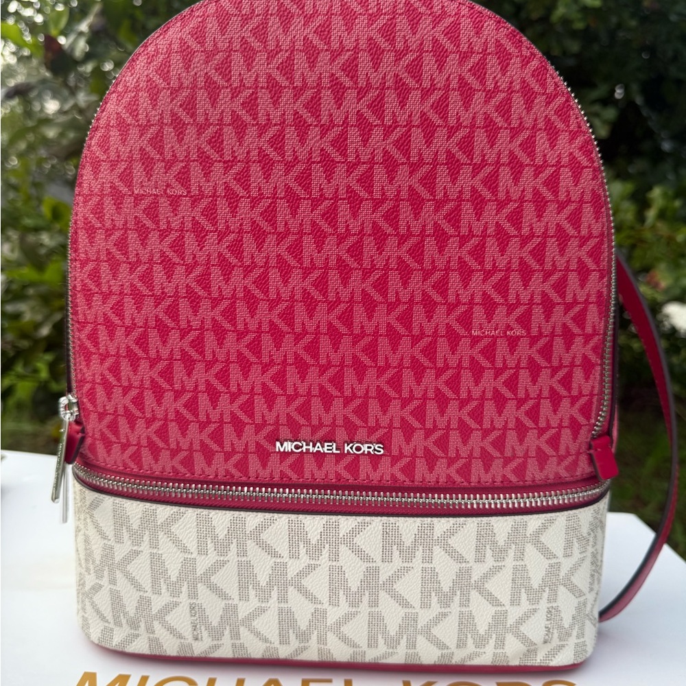 Michael Kors Signature Rhea medium Backpack Dark Raspberry - Picture 4 of 13